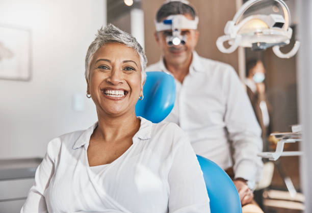what is a holistic dentist and how is their approach different from a regular dentist